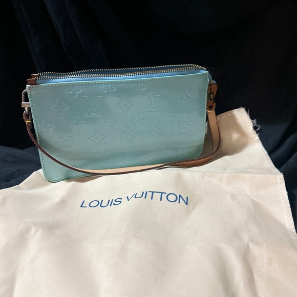 LOUIS VUITTON Vernis Lexington Pochette - Picture 6 of 7